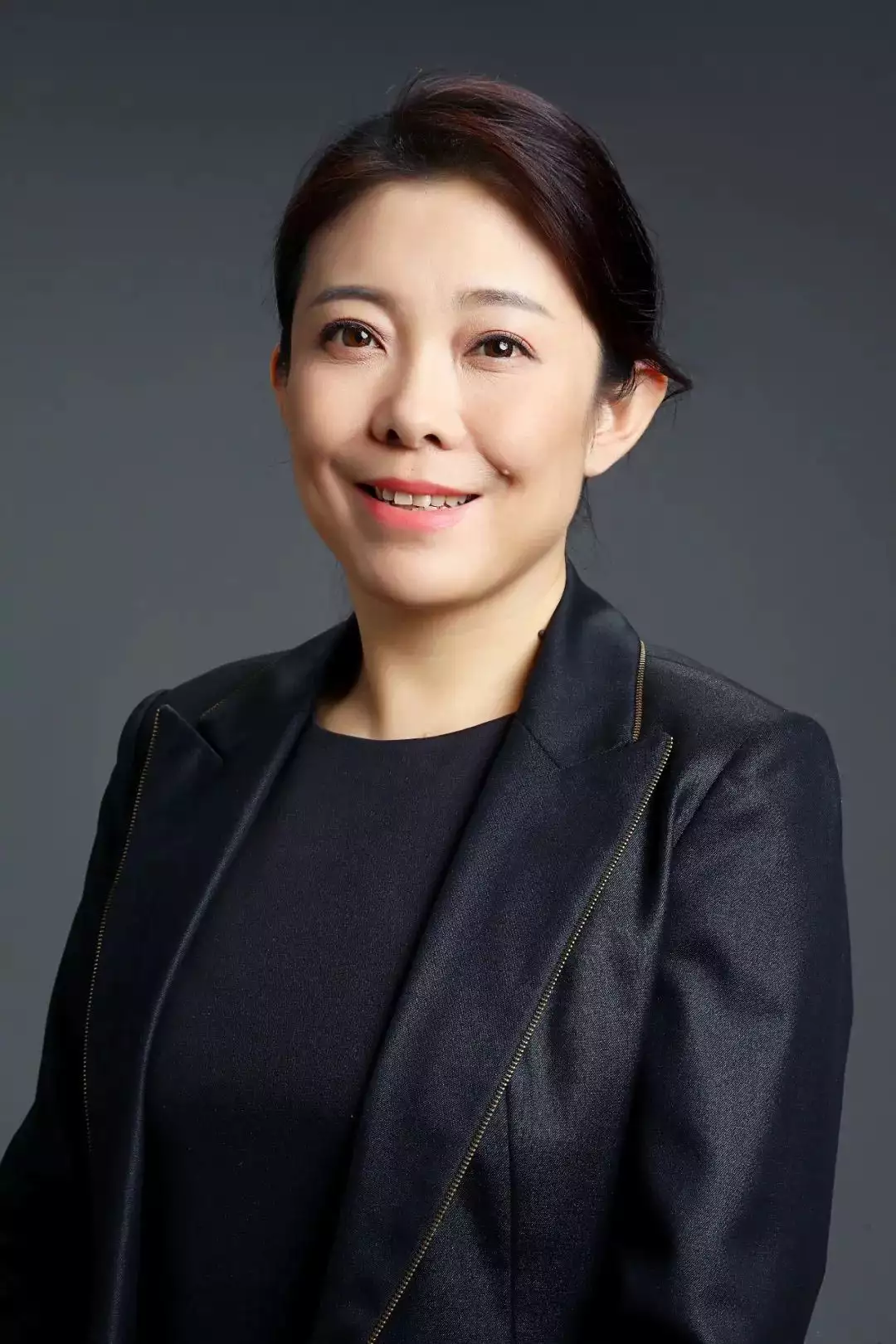 商业资讯app排行榜前十名推荐(京东许冉接棒徐雷，行业唯一的女CEO什么来头？都是文豪，鲁迅与莫言的最大区别在哪里？)