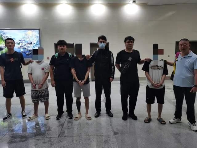 薅羊毛涉嫌(团伙为不法分子从事诈骗引流、网络水军、“薅羊毛”等违法犯罪活动，德州警方全链摧毁九派新闻2024-01-03 10:42九派新闻2024-01-03 10:42)