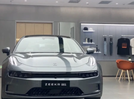 简洁的新闻资讯软件叫什么(谁是性价比之王？阿维塔11鸿蒙版还是极氪001？)