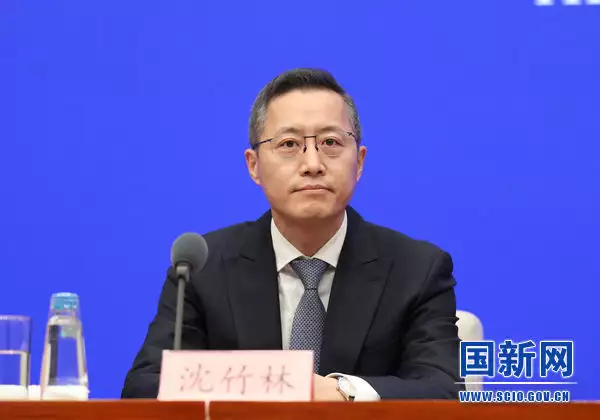 news新闻资讯软件下载(国家数据局今日正式揭牌 刘烈宏任局长江苏一姑娘“女身男相”，网友奔现一见钟情：没见过这么好看的人)