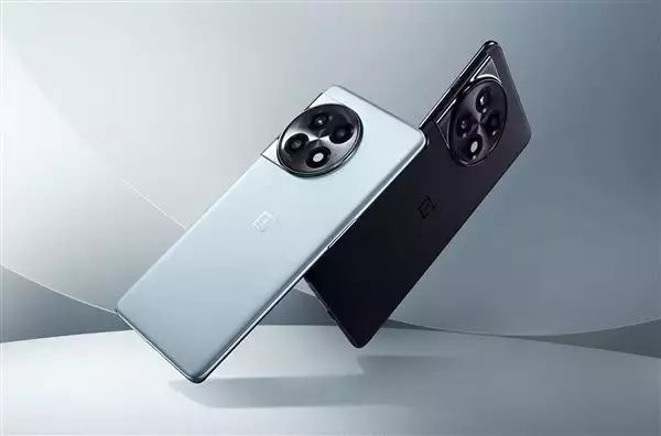一加8t oppo ace2（一加 Ace 2 天玑版手机通过国内认证，快充降至 80W英国男子脸部畸形，靠才华迎娶美女大学生，孩子出生后笑不出来了）