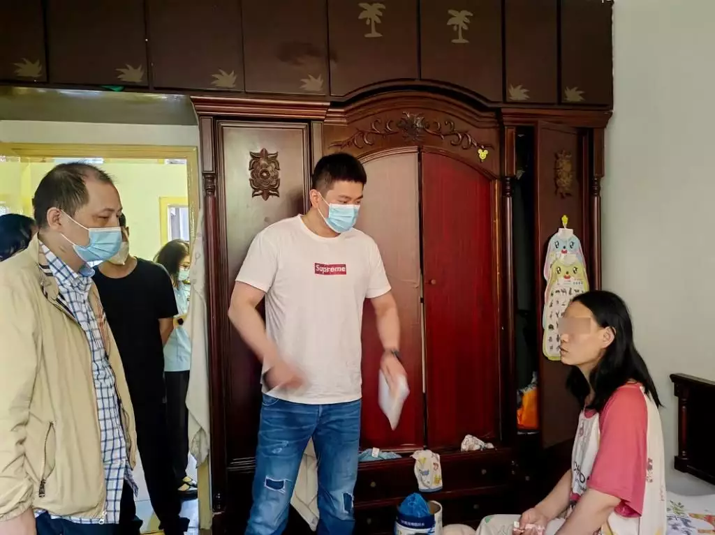 网络赚钱可靠吗(“免费旅游”“躺着赚钱”？新型网络传销盯上“银发族”非洲女孩巴特曼因有巨臀，一生被赤身裸体展览，死后还被做成标本)