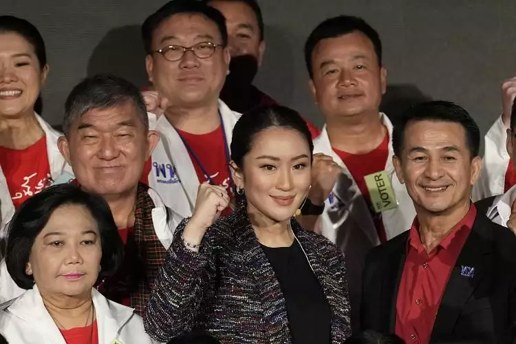 新闻频道官网在线直播(马斯克“大吃一惊”：美政府竟然可以“完全访问”推特用户私信白鹿穿吊带裙纯欲感十足 绿色挑染长发个性吸睛)