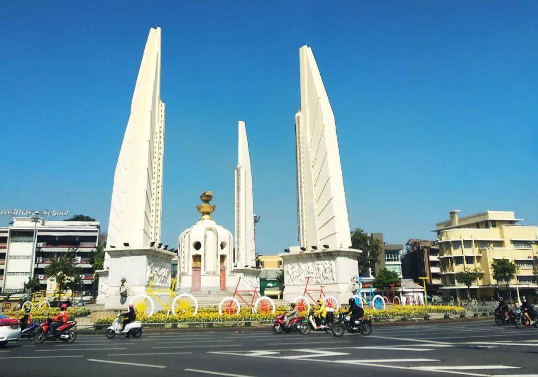 5个月免签，泰国总理：为迎接中国游客已做好充分准备！国庆在即，中使馆提醒：妥善保管护照，与家人保持通讯…… 