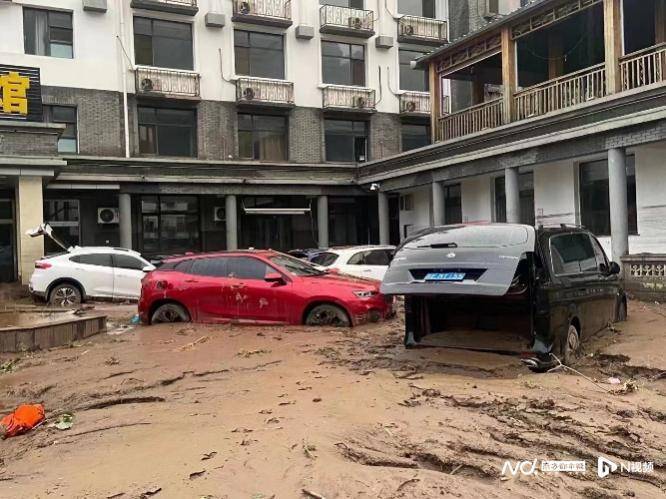 （成都大运会）中国队获得10米气手枪混合团体金牌 