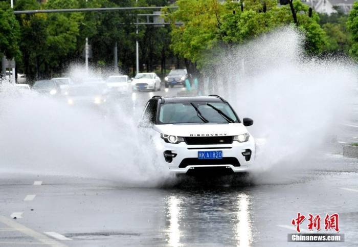 中央气象台继续发布暴雨红色预警 北京提醒民众非必要不外出 