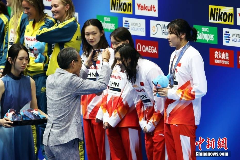 福冈游泳世锦赛：中国队摘得女子4x200米自由泳接力铜牌 